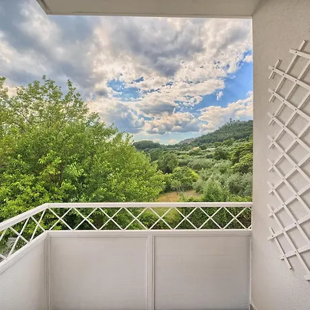 A2- Luxury W Big Balcony 4 Min Walk To Apartment *