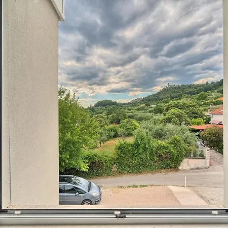 A2- Luxury W Big Balcony 4 Min Walk To *