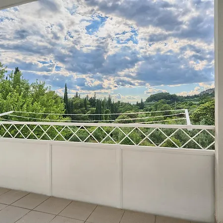 A2- Luxury W Big Balcony 4 Min Walk To *